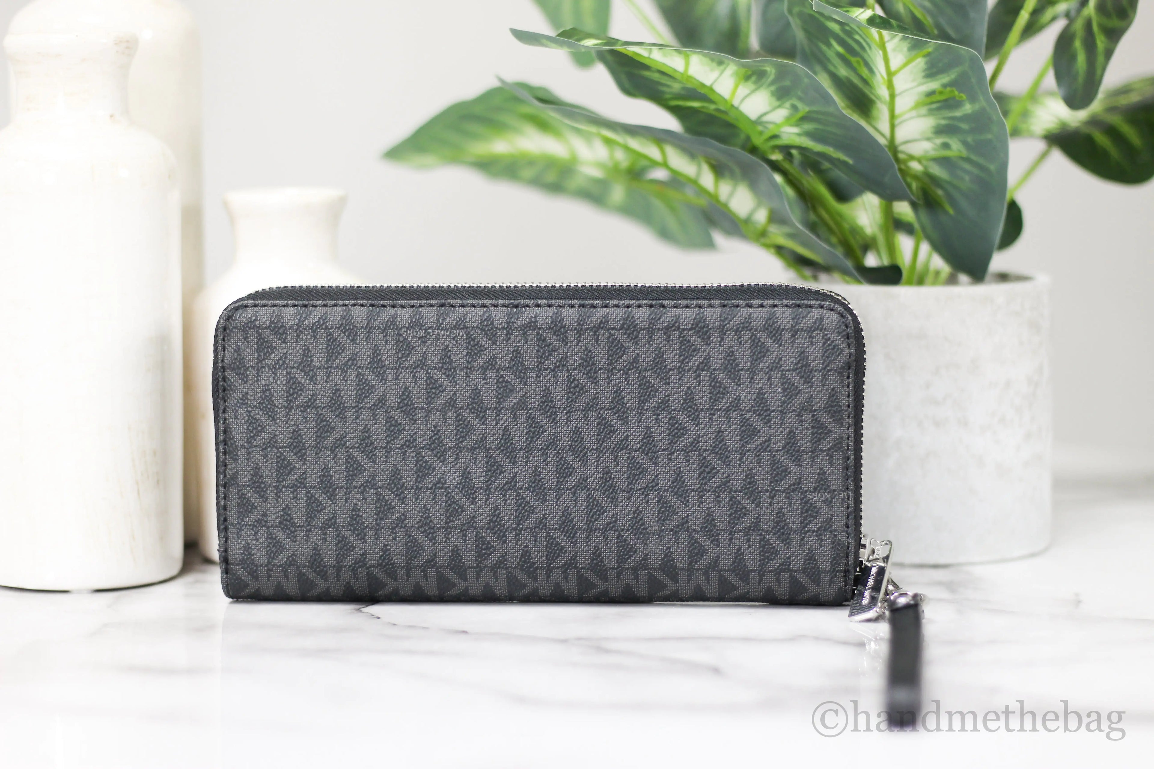 Michael Kors Jet Set Large Black Signature Continental Travel Wristlet Wallet